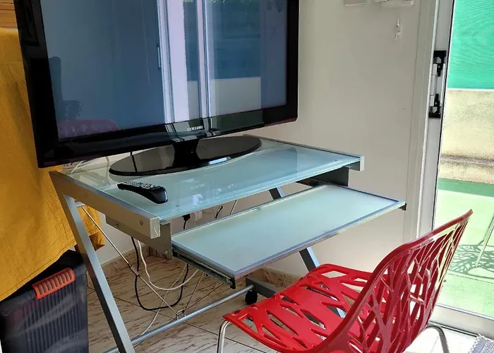 ホームステイ μοναδικό リマソール